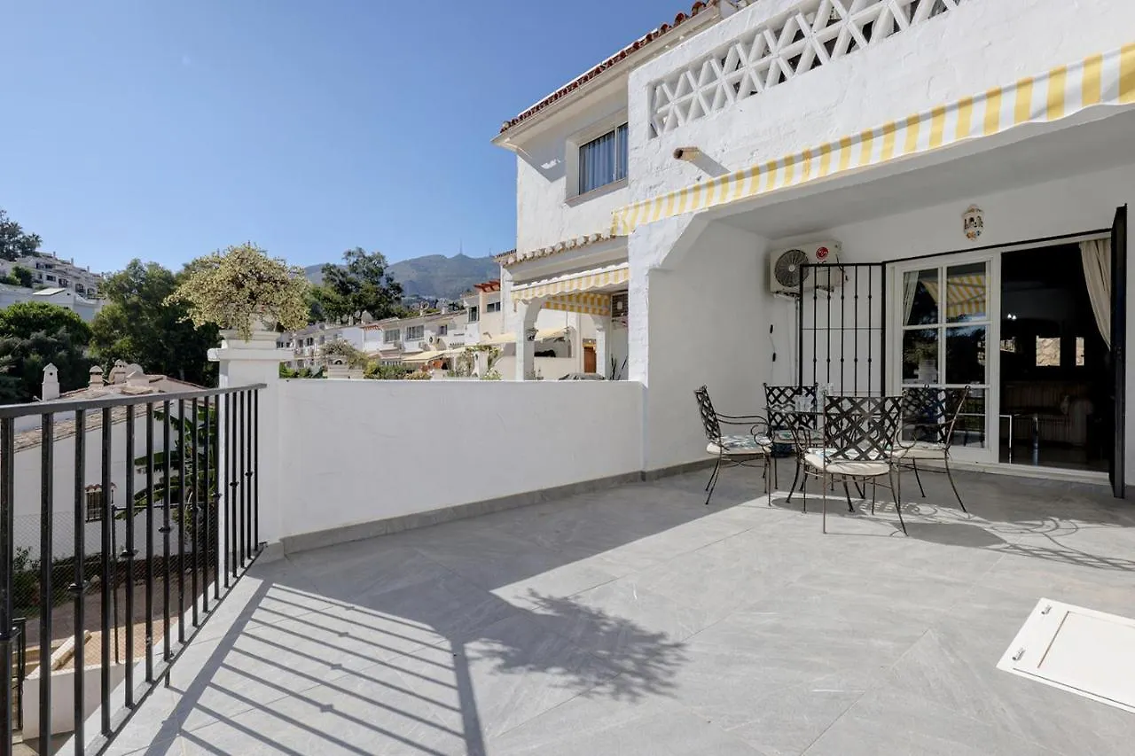 Quaint 2 Bedroom Townhouse With Pool Close To Sea! Benalmádena Alpstuga