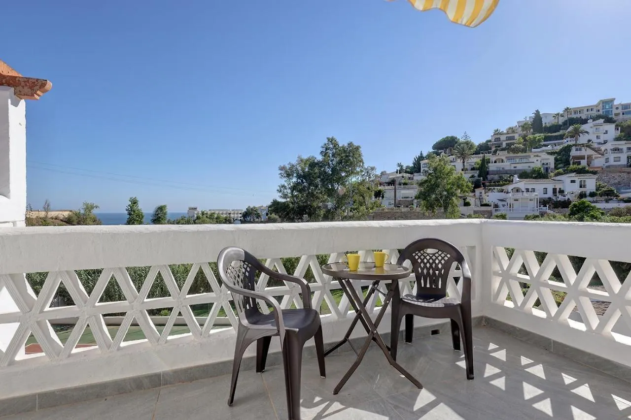 Quaint 2 Bedroom Townhouse With Pool Close To Sea! Benalmádena