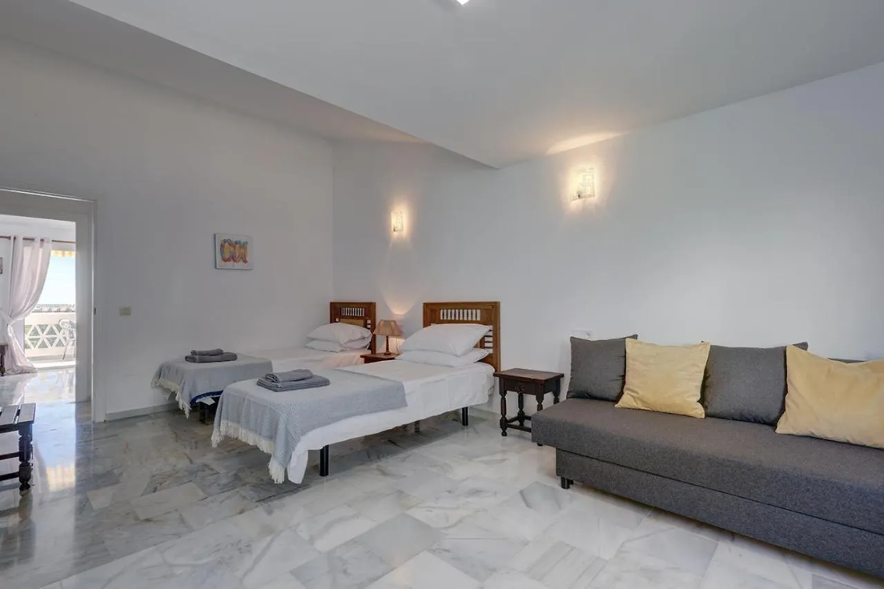 Alpstuga Quaint 2 Bedroom Townhouse With Pool Close To Sea! Benalmádena