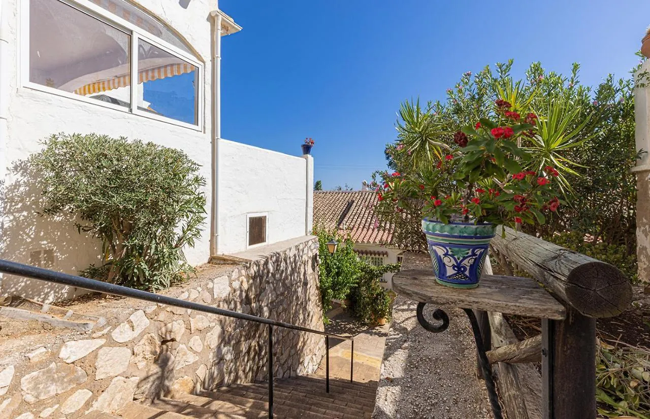 Alpstuga Quaint 2 Bedroom Townhouse With Pool Close To Sea! Benalmádena