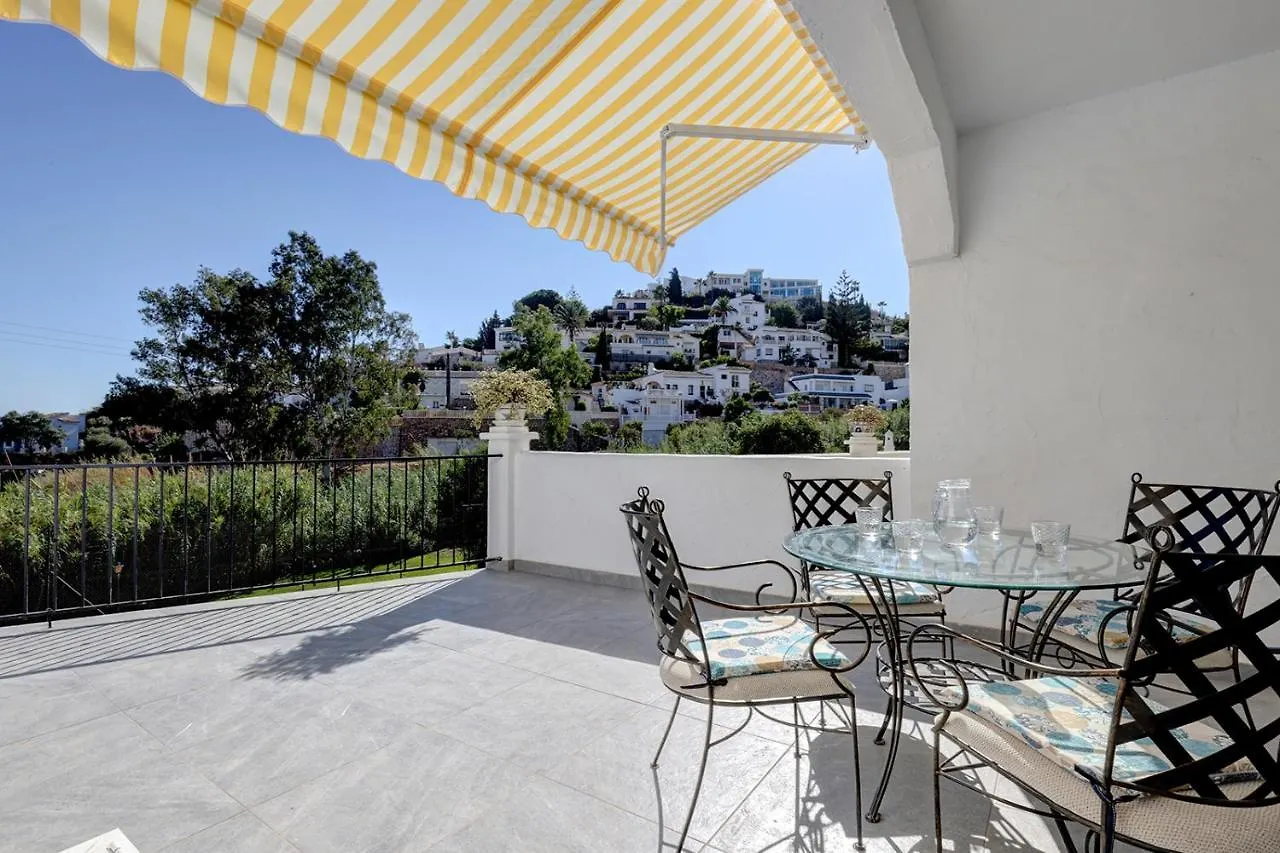 Quaint 2 Bedroom Townhouse With Pool Close To Sea! Benalmadena Spain