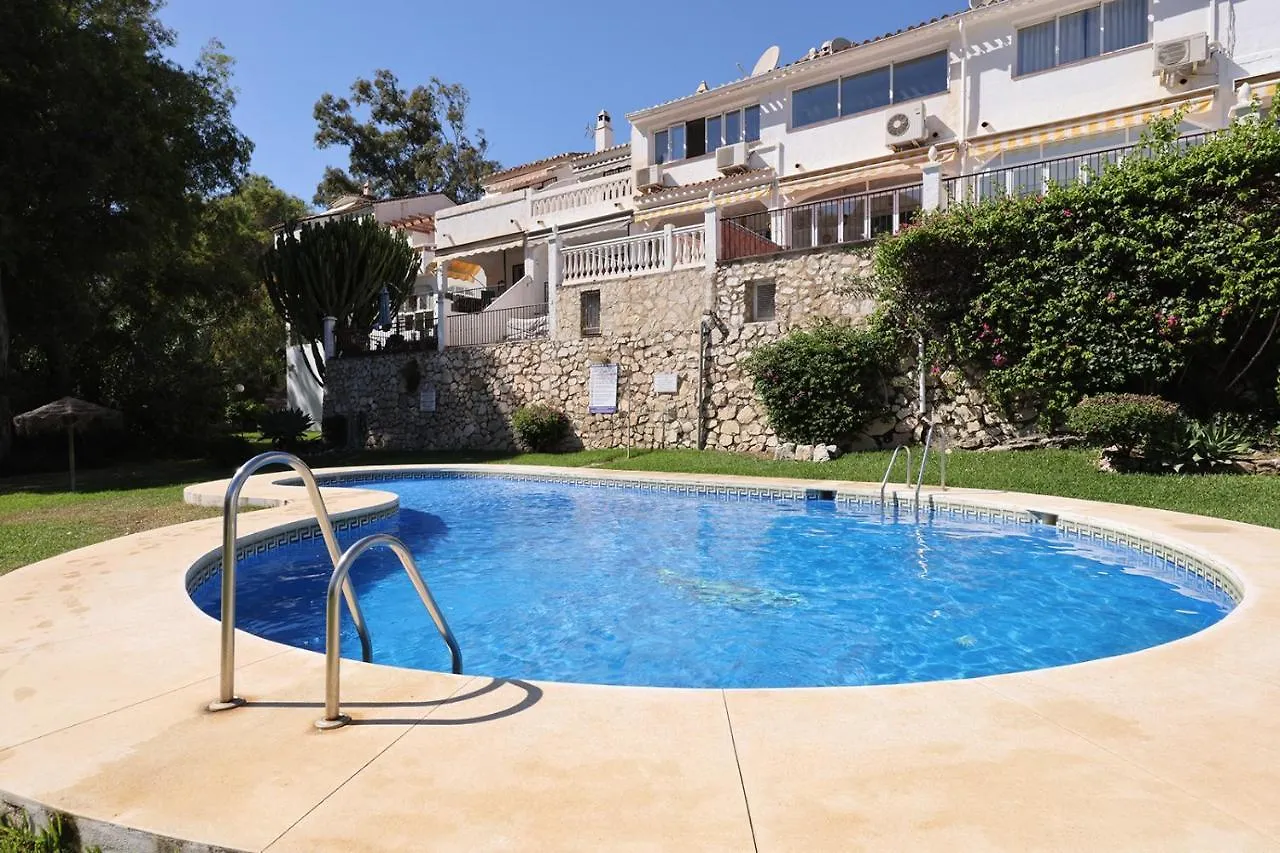 Chalet Quaint 2 Bedroom Townhouse With Pool Close To Sea! Benalmadena Spain