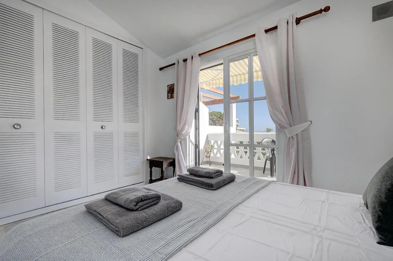 Quaint 2 Bedroom Townhouse With Pool Close To Sea! Benalmadena 0*,