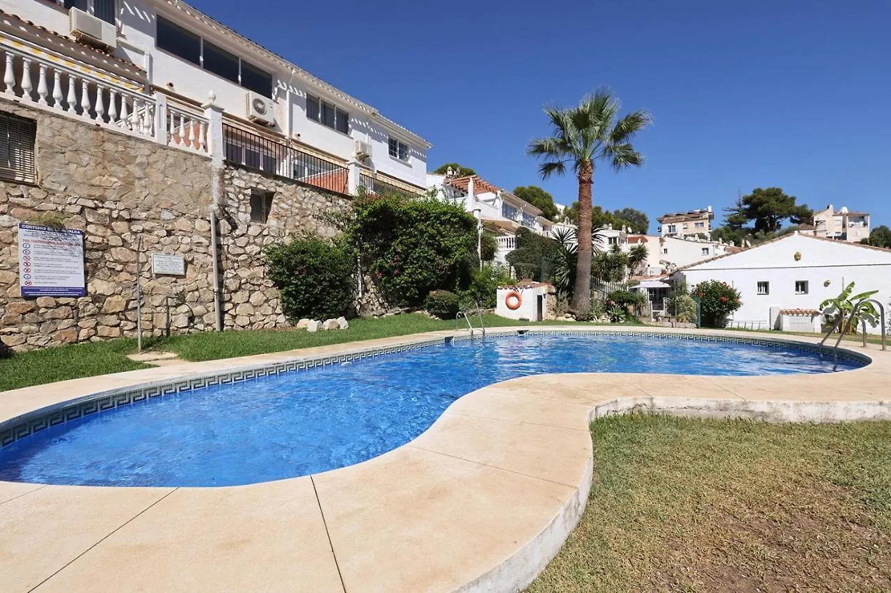 Quaint 2 Bedroom Townhouse With Pool Close To Sea! Benalmadena Spain